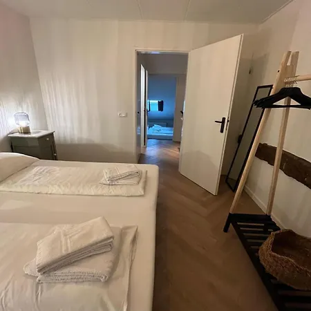 Gezellig Authentiek 4-Persoons Cottage Vlakbij Valkenburg Voerendaal